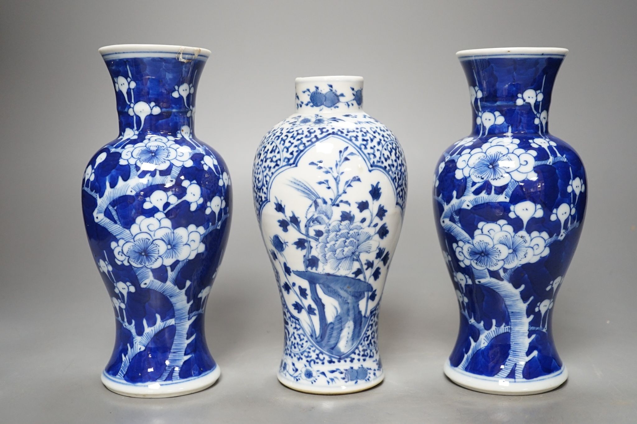 Three Chinese blue and white vases, late 19th/early 20th century, the tallest 19.5 cm